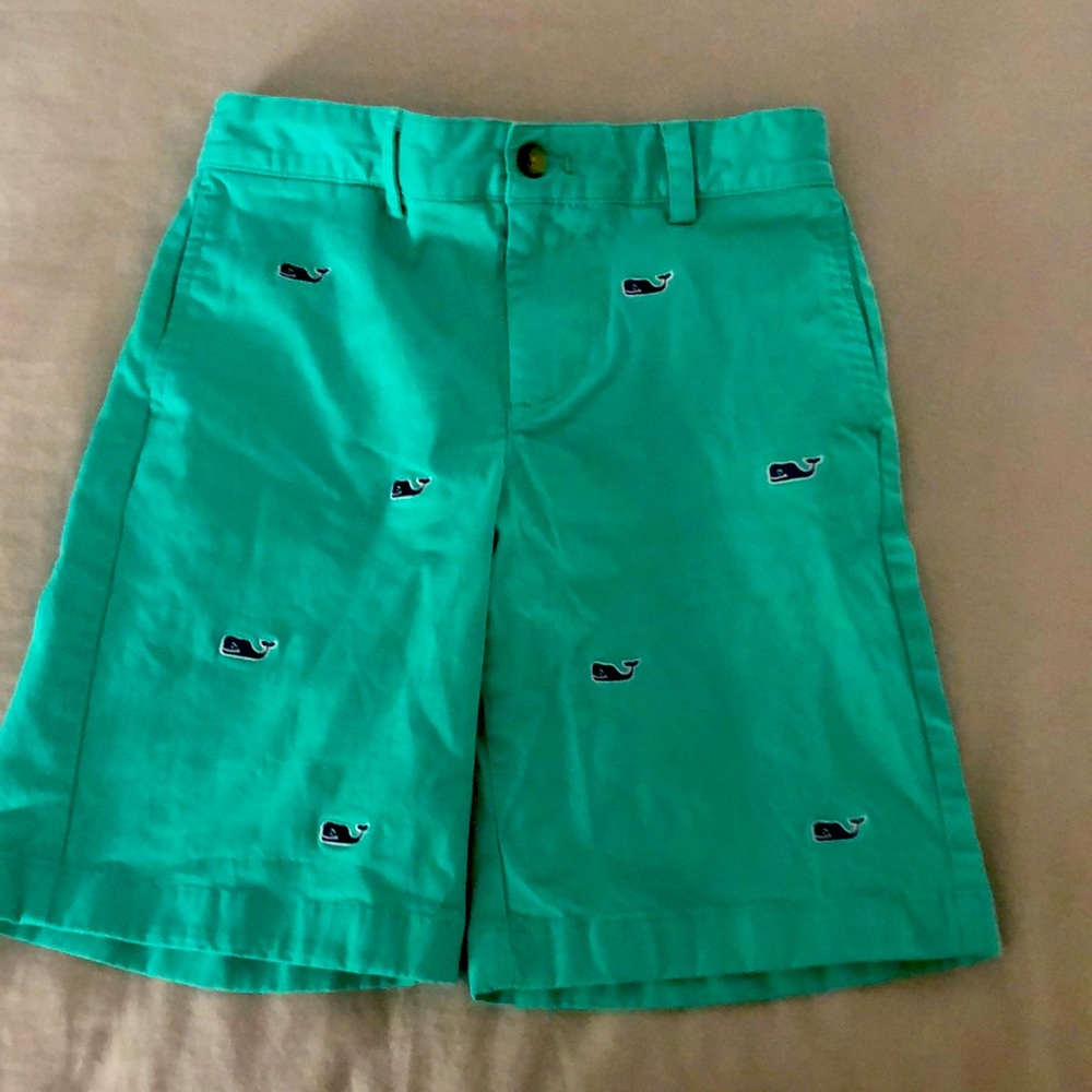 Boys Vineyard Vines shorts- EUC